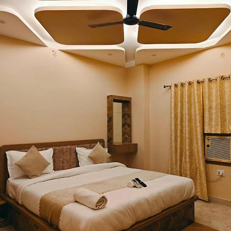 Hotel The Pushpraj Váránaszi Kültér fotó
