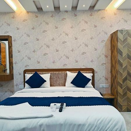 Hotel The Pushpraj Váránaszi Kültér fotó