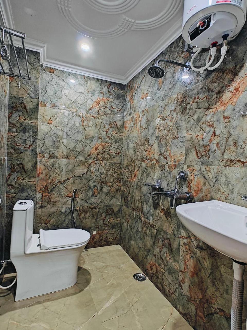 Hotel The Pushpraj Váránaszi Kültér fotó